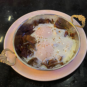 Kavurmalı Sahanda Yumurta