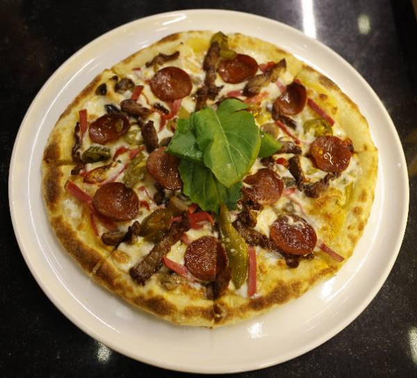 Yumurcak Pizza